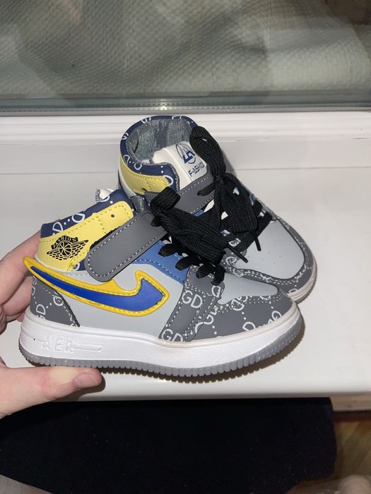 Детская обувь разная