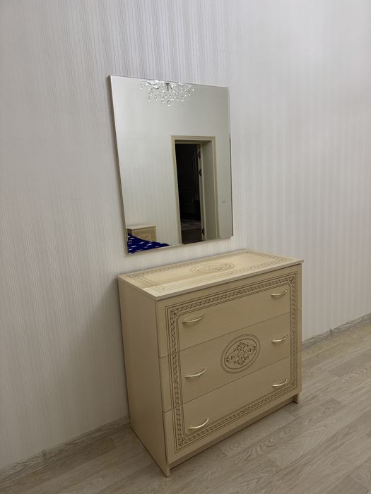 Продам спальный гарнитур