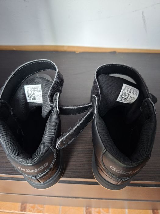 Детски маратонки Adidas номер 34