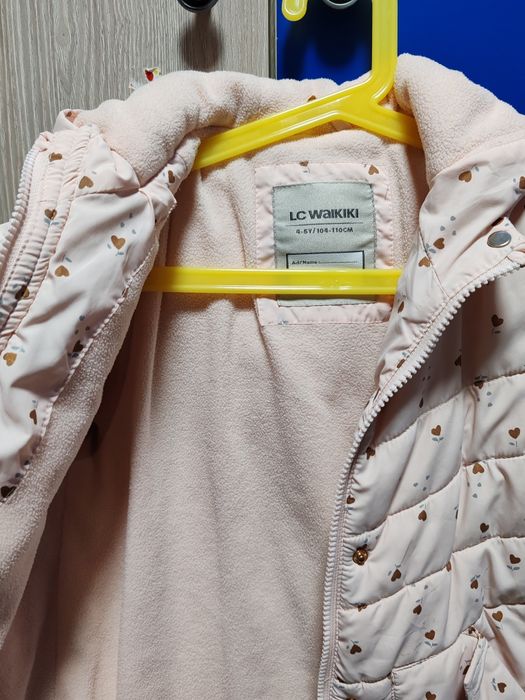 Продам куртку детскую