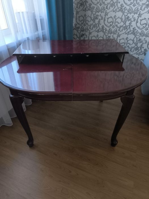 Стол обеденный, дерево