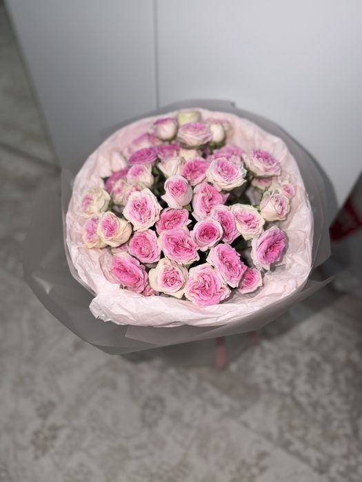 Продам нежный букет кустовых роз