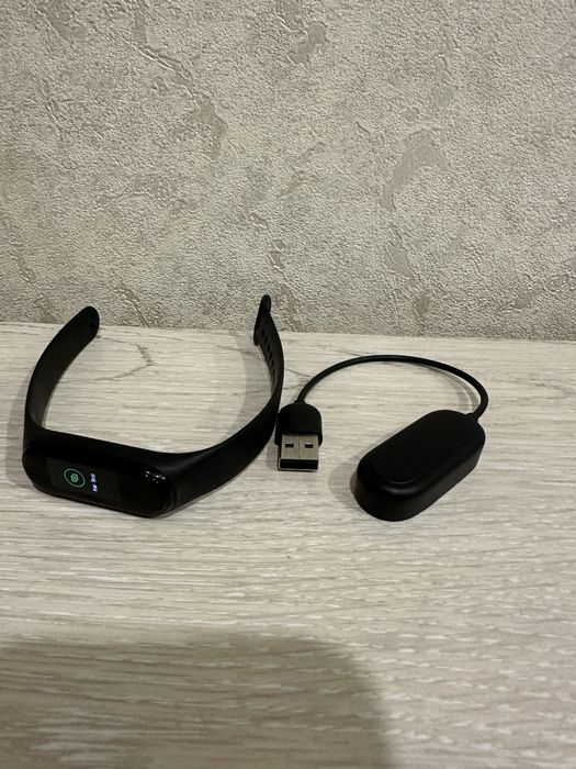 Фитнес браслет часы.