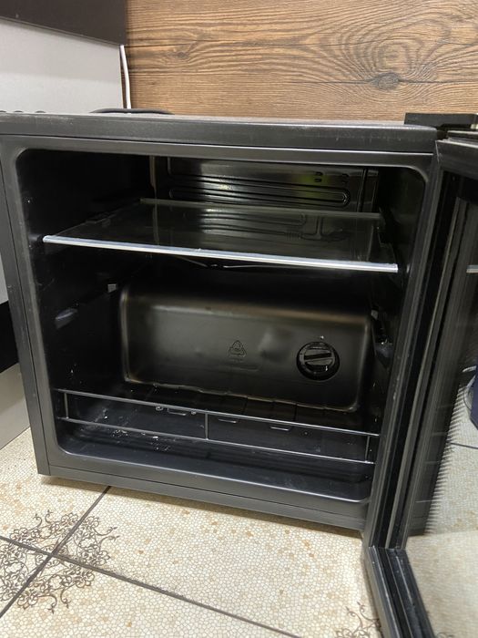 Продам барный холодильник