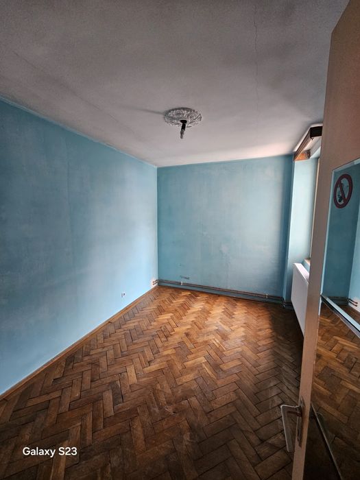 Vand apartament 3 camere
