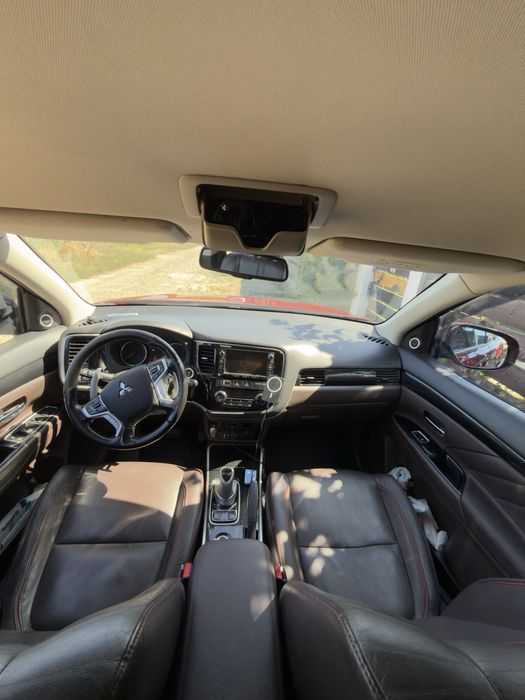 Schimb Mitsubishi Outlander