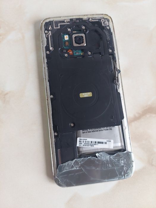 [S8] Vând Samsung Galaxy S8, pentru piese, placă de bază bună //poze