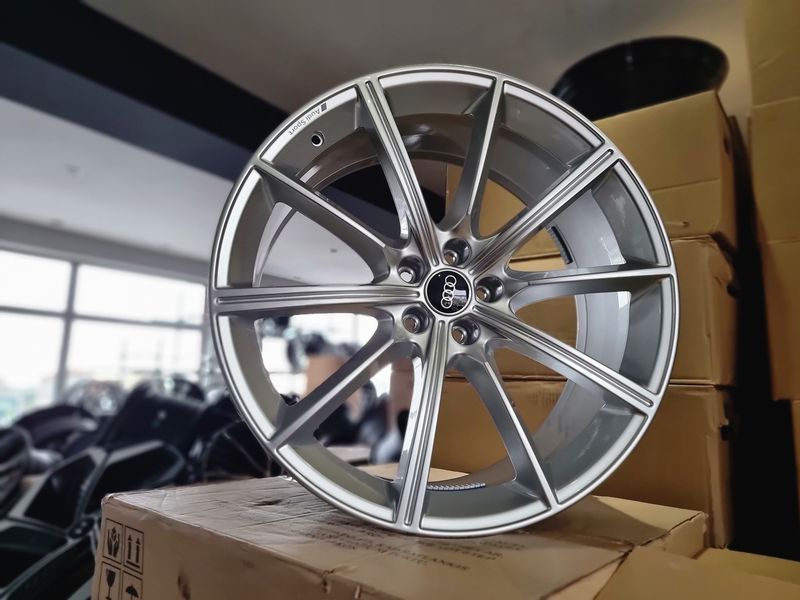 21цола Audi Rs6,Rs7,Q5 4бр Оригинални (запазени)
