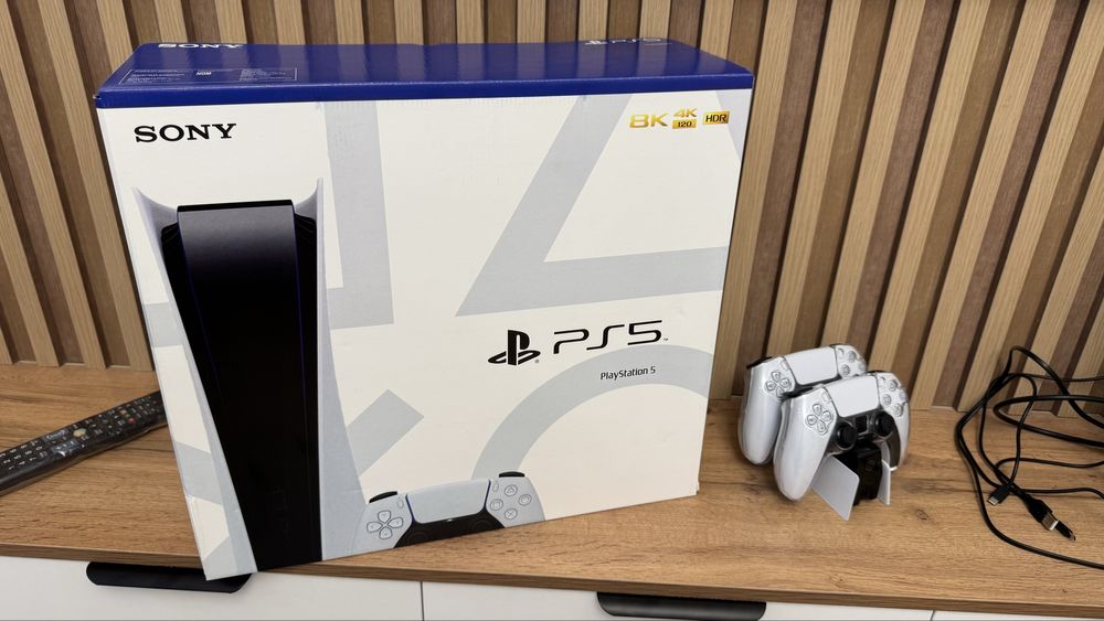 PS5 новая, на гарантии