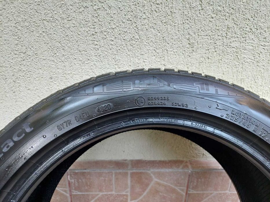 O anvelopa Continental AllSeasonContact 225 45 R17