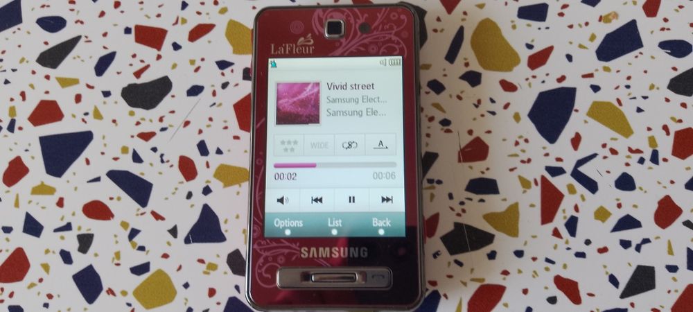Telefon Samsung F 480 Tocco, ediția La Fleur