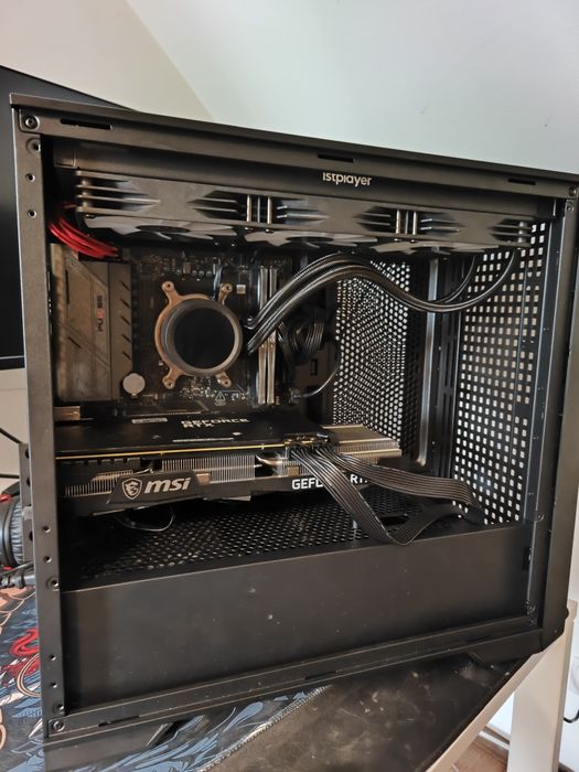 гейминг компютър 3070 Ryzen 5 5600XT