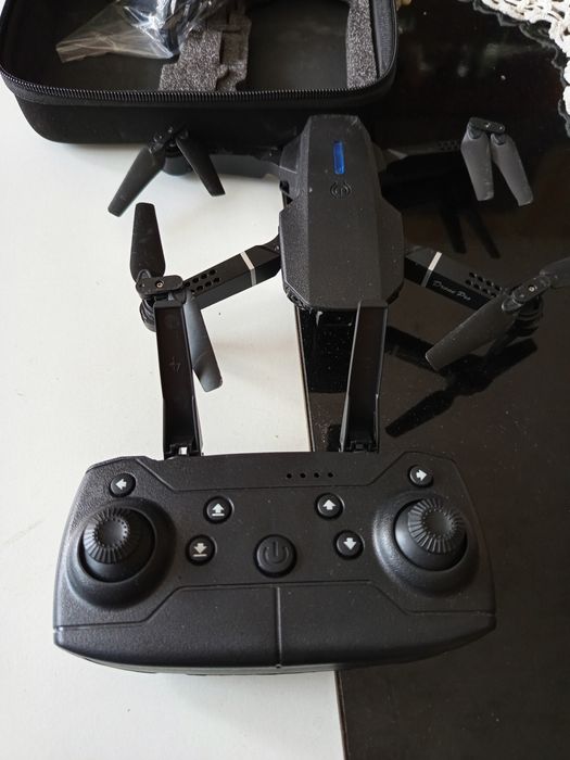 Малък дрон с камера