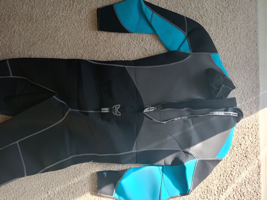 Vând costume de neopren scufundari Seac, nou nout,mărimea XXL grosimea