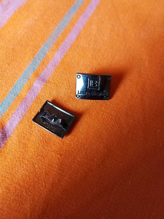 Set de doua accesorii negre de la: Laura Biagiotti! Cu sistem de prind