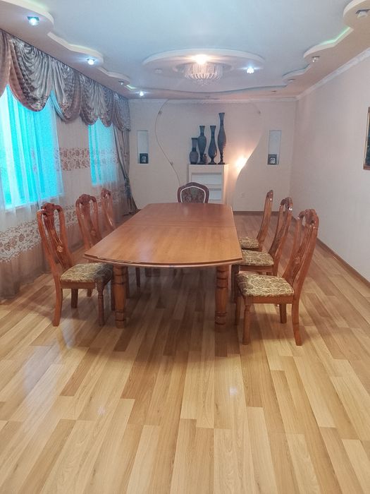 Продается Стол,Стулья.
