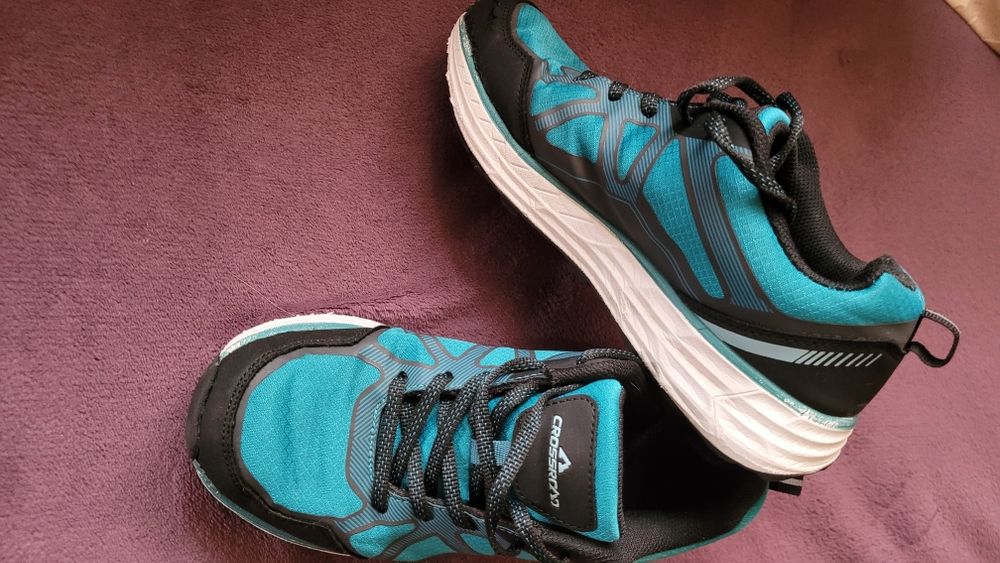 Adidași băieți mărimea 39