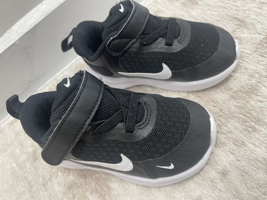 Nike Revolution 7-22 номер