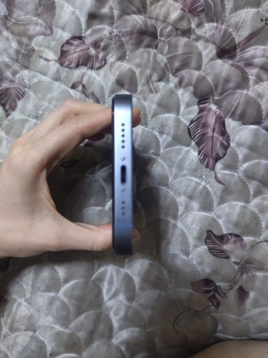 Продам Iphone 14