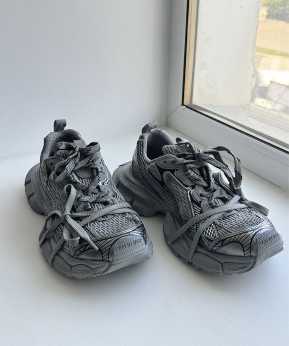 Новые кроссовки balenciaga