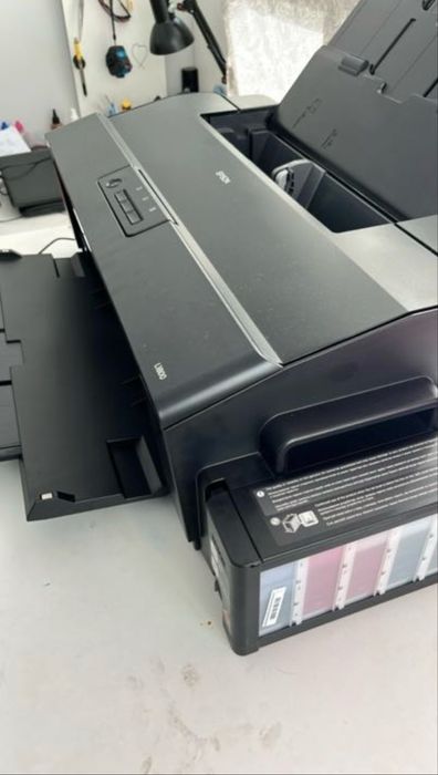 Продам принтер L1800 черный