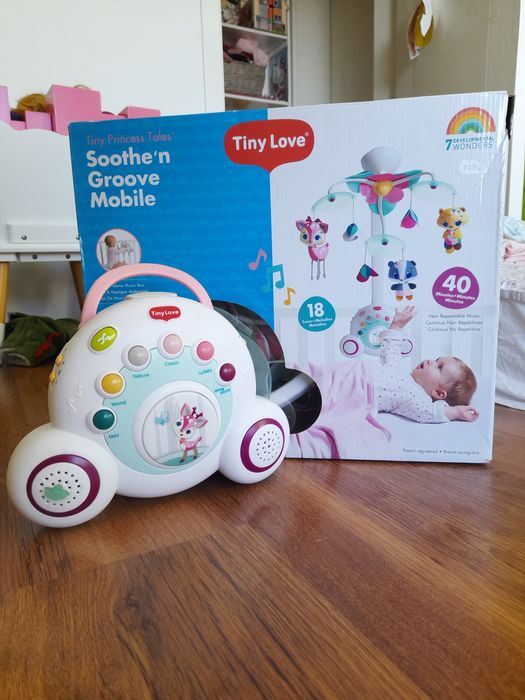 Въртележка за бебешка кошара TINY LOVE