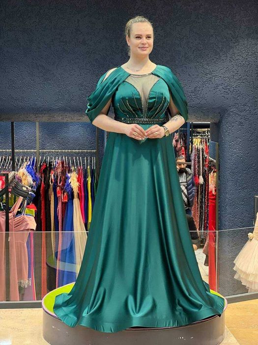 Чисто нови рокли