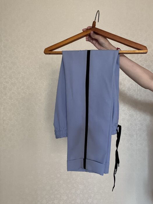 Продам классический костюм