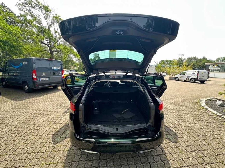 Inchirieri auto Bucuresti - inchiriere masina Renault Megane Aeroport