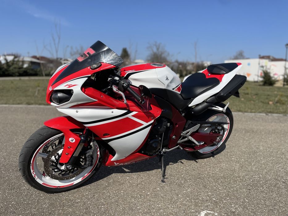 Vând Yamaha R1,Big Bang,Cross-Plane,2010,Schimb