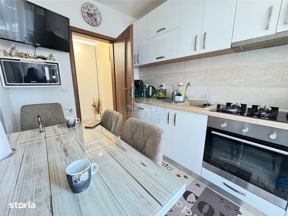 Apartament 3 camere 2 bai 2 balcoane in Selimbar