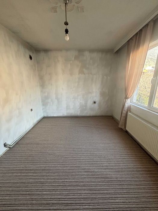 ЧЕТИРИСТАЕН апартамент в ЦЕНТЪРА на Карлово