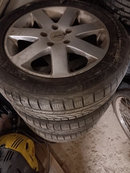 Продавам лети джанти със зимни гуми