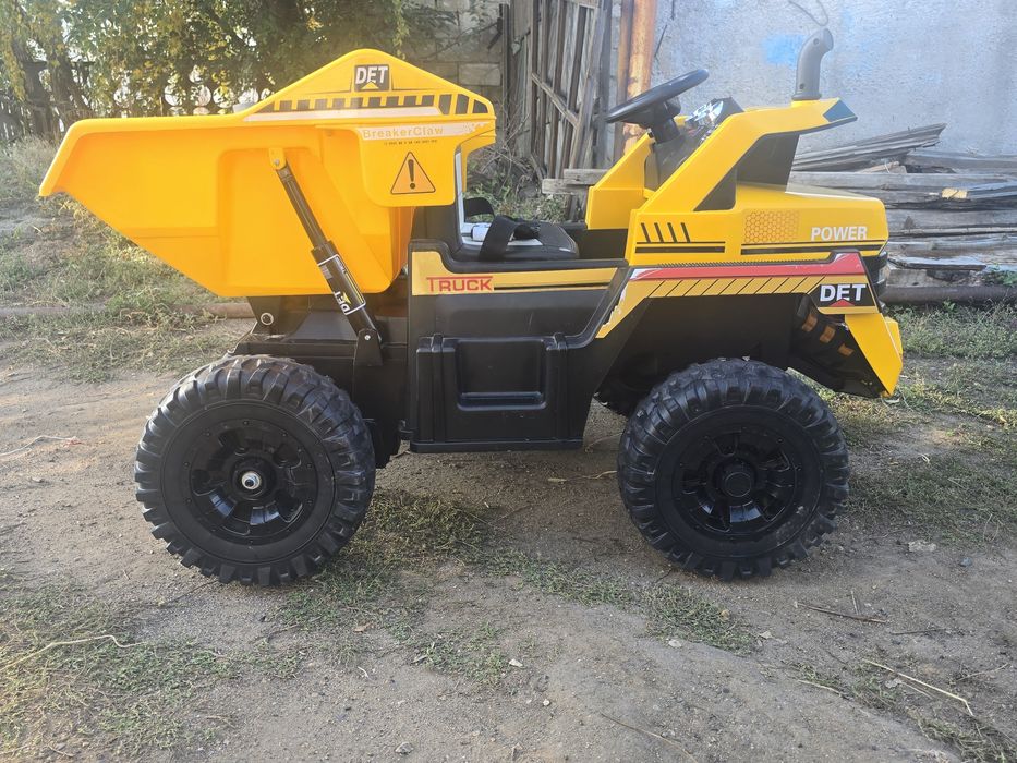 Электромобиль самосвал