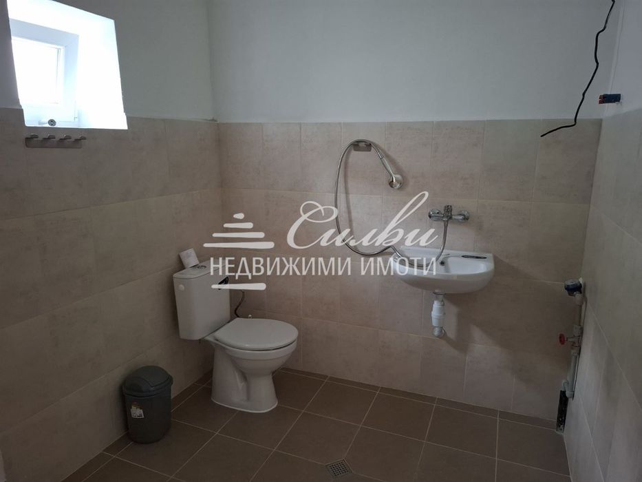 Дава се под наем Промишлена сграда в Шумен, Добруджански - 600 кв.м за 1836 € - Снимка #5