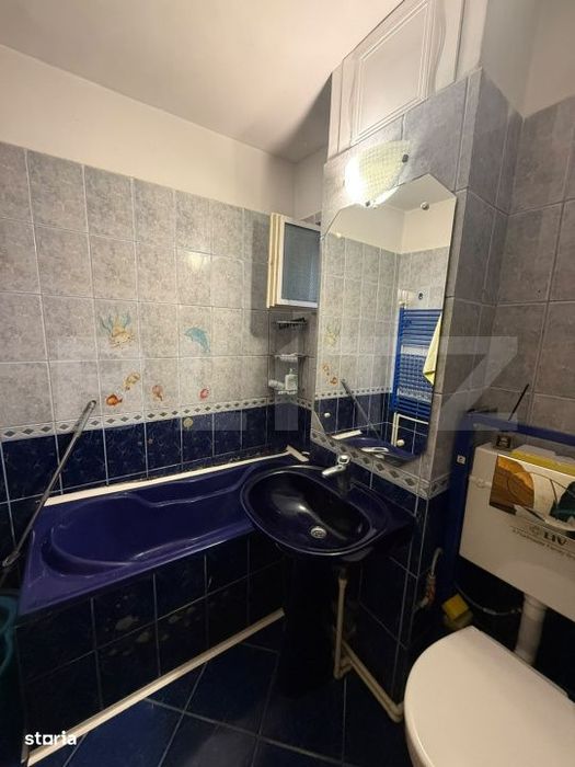 Apartament 3 camere, Decomandat, Zona Mall, Etajul 2