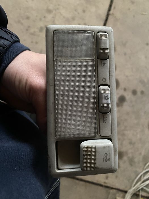 Продам плафон и приборку