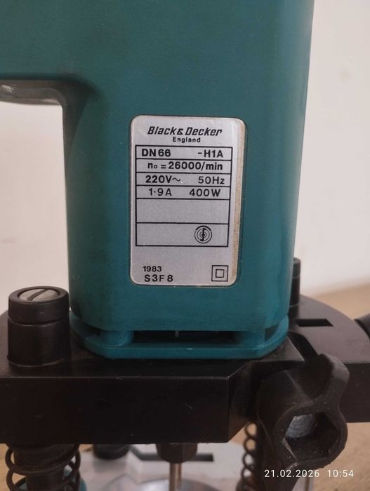 Оберфреза Black& Decker