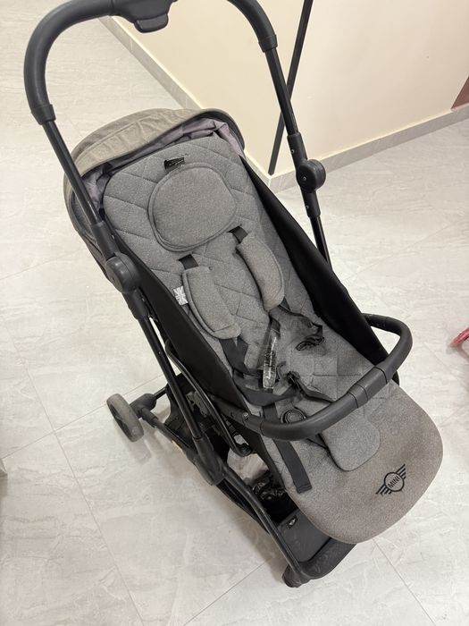 Продаетчя коляска Easywalker