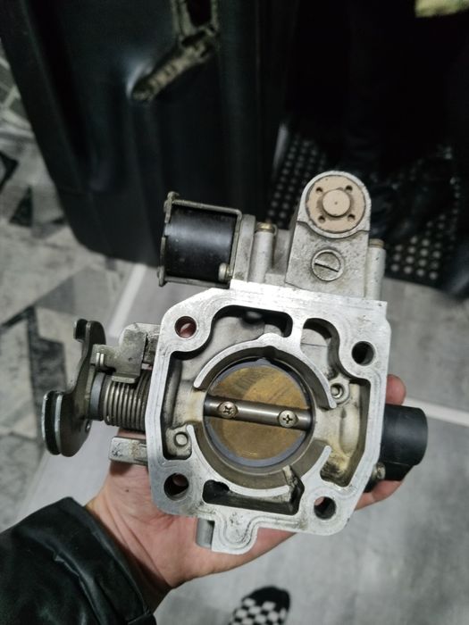 Дроссельная заслонка