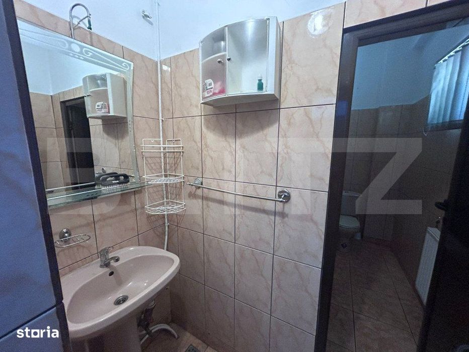 Spatiu comercial cu vad, 100 mp, cartier Craiovita Noua, zona Materna