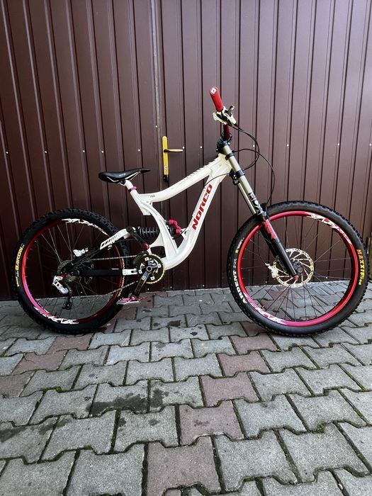 Vand bicicleta de downhill norco theam 2011