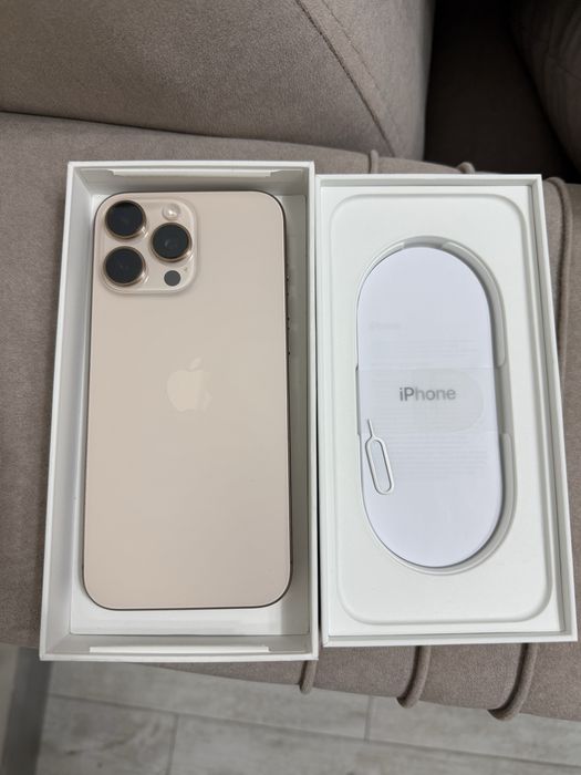 Продам iPhone 16 Pro Max  256 гб в отличном сотсояянии .