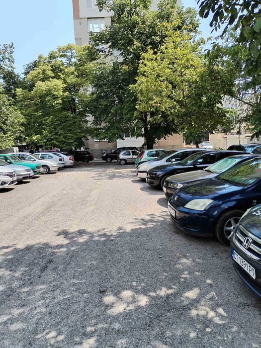 Продавам многостаен апартамент до р-т Рандеву