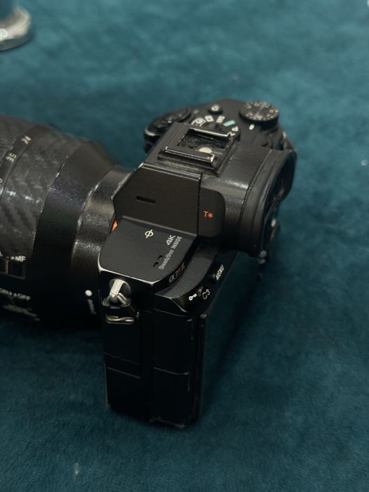 Sony a7r3 body yaxshi holatda