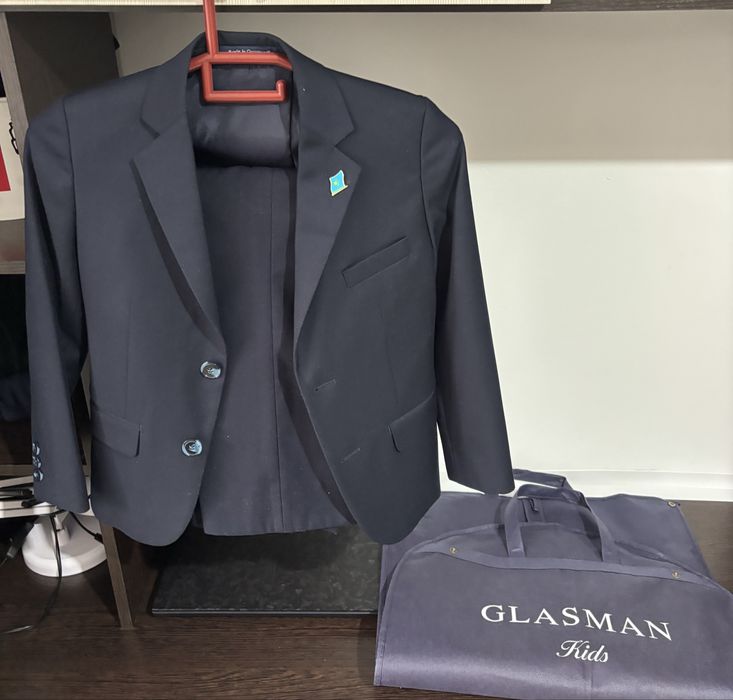 Продам костюм детский школьный