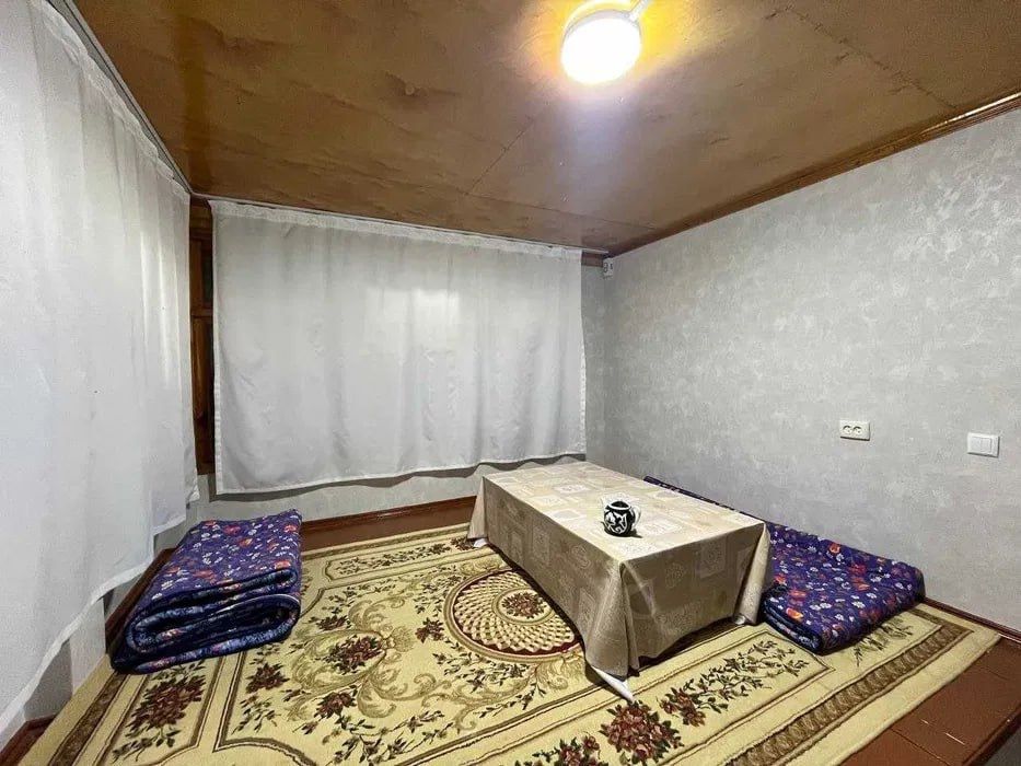 Dala hovli Sotiladi srochno (dacha)