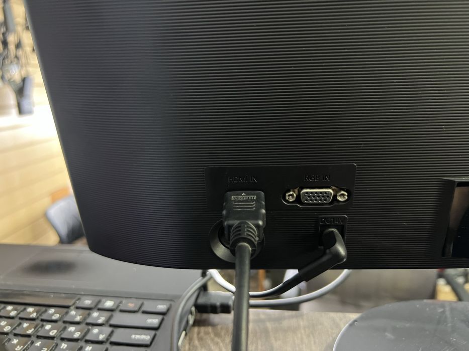 Монитор Samsung 22 дюйма HDMI VGA