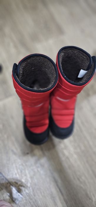 Продаю зимние детские ботинки