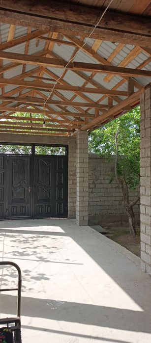 Hovli sotiladi.5 xonali yangi qurilgan.